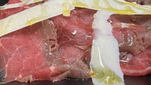 Carpaccio Trentino di carne salada